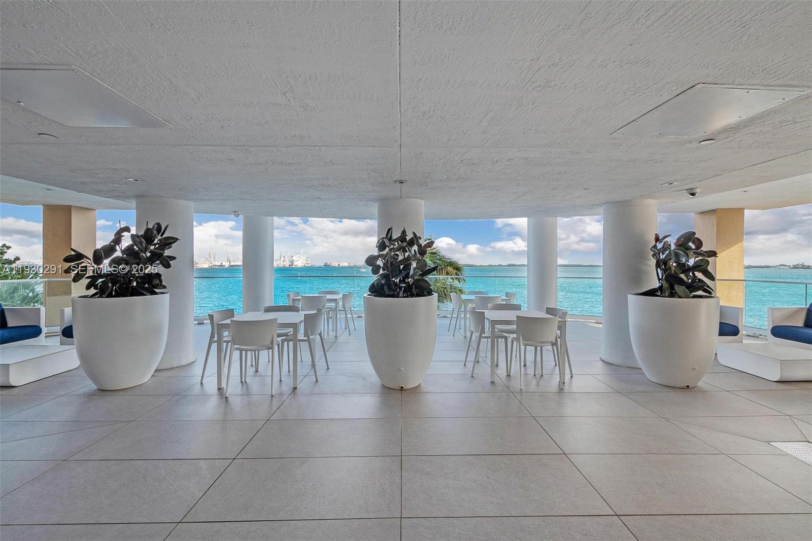 ISOLA CONDO - Residential