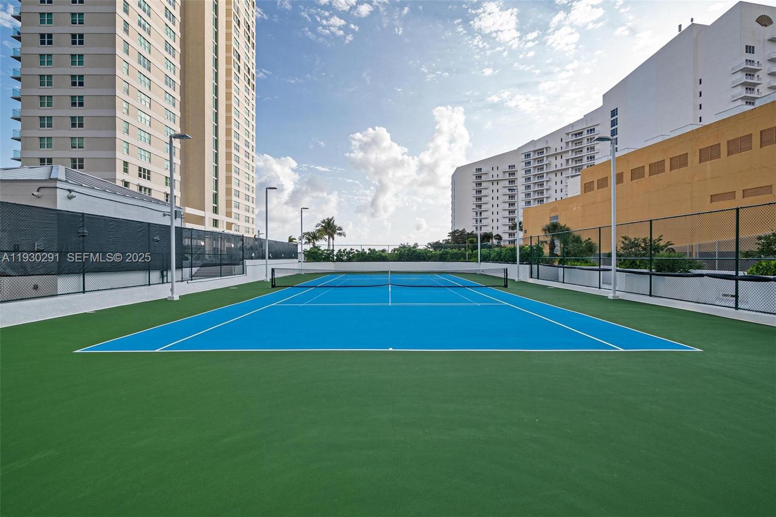 ISOLA CONDO - Residential