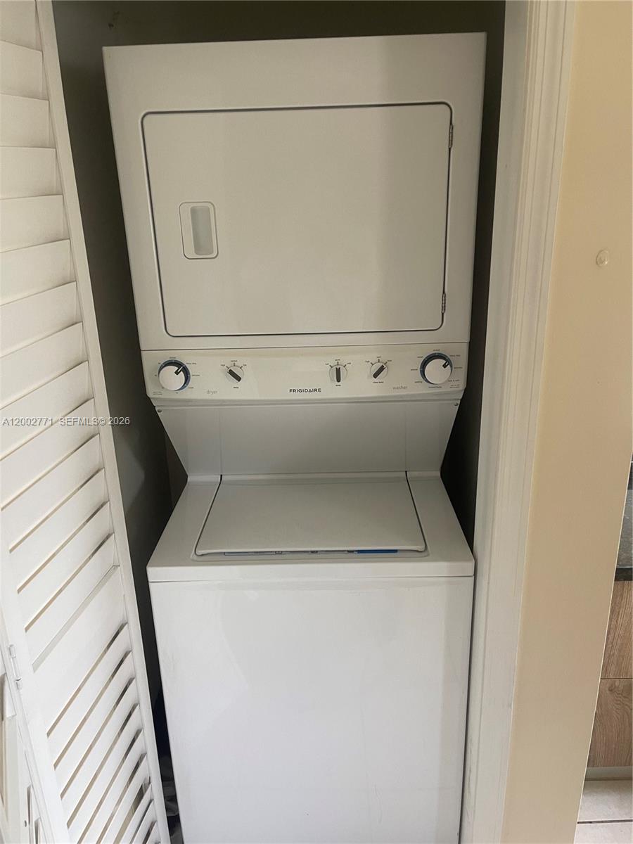 OVERBROOK SHORES NO-2 - Residential Lease