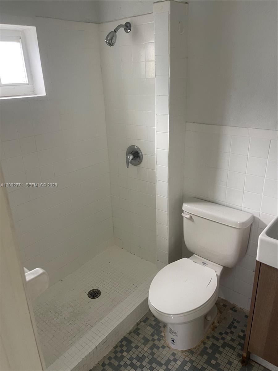 OVERBROOK SHORES NO-2 - Residential Lease