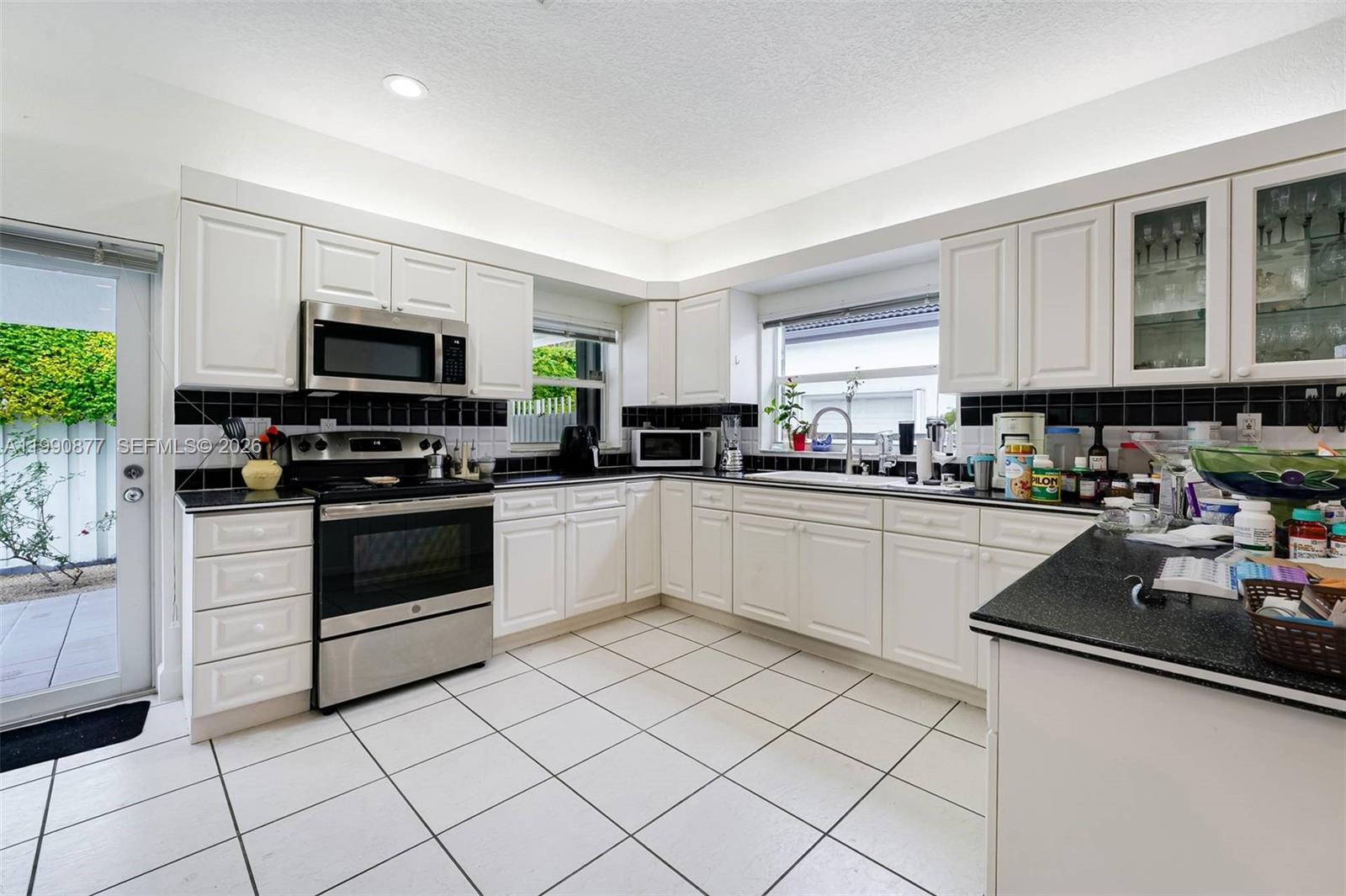 REV PL SEC 2 CC ESTATES - Residential