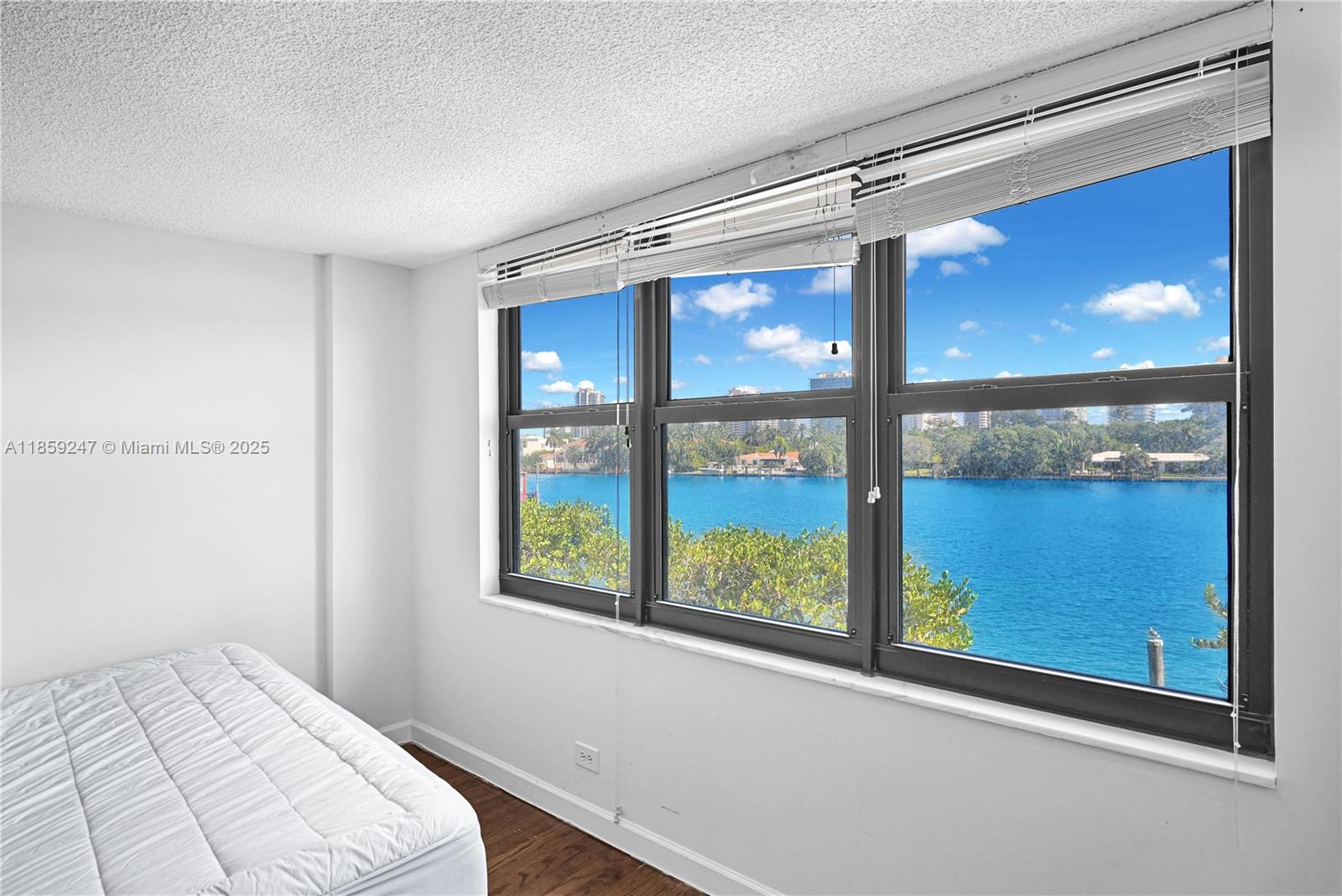 THE BELMONT CONDO - Residential Lease