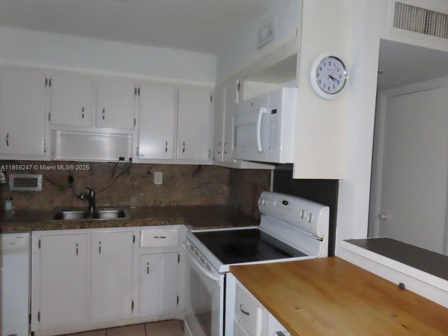 THE BELMONT CONDO - Residential Lease