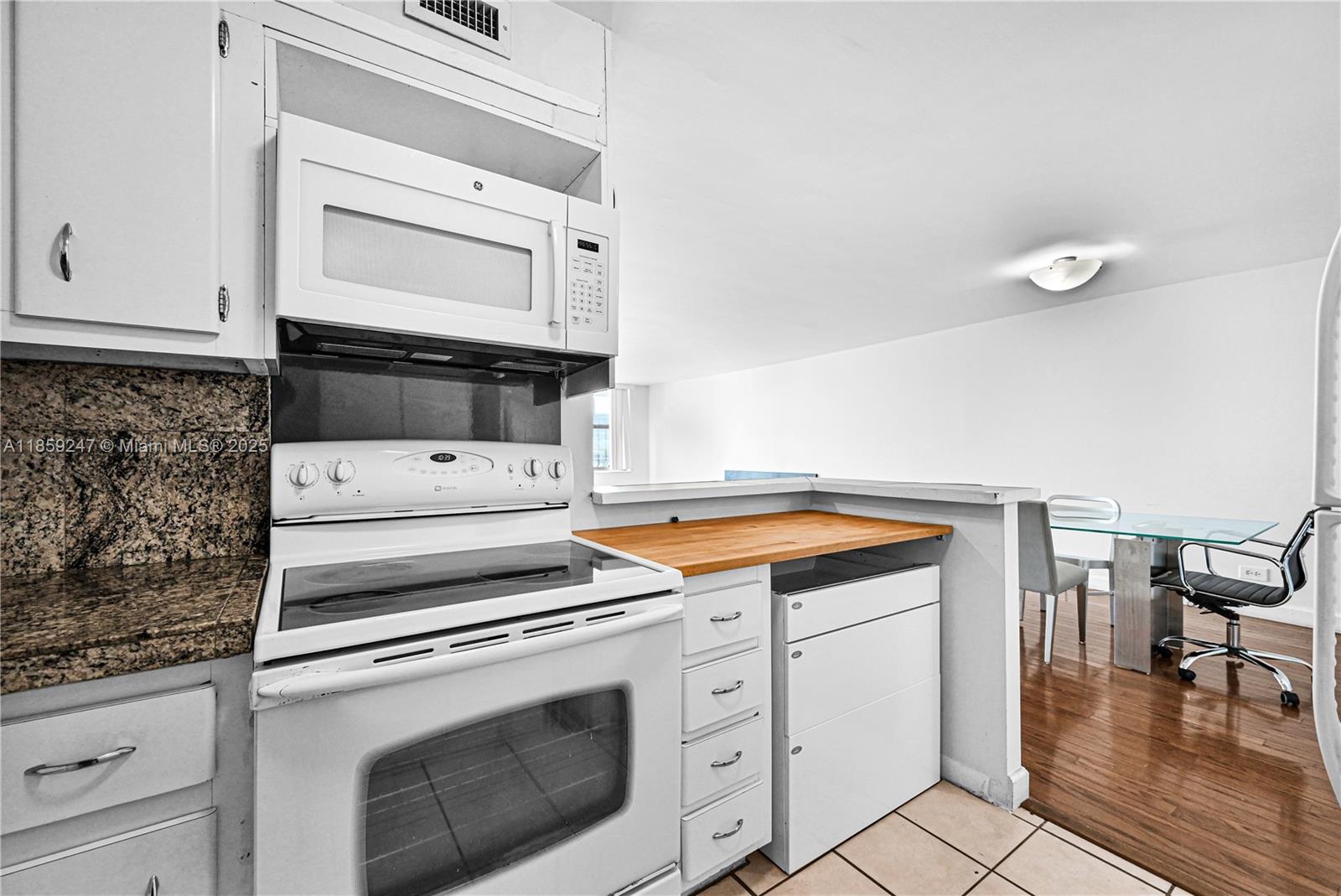 THE BELMONT CONDO - Residential Lease