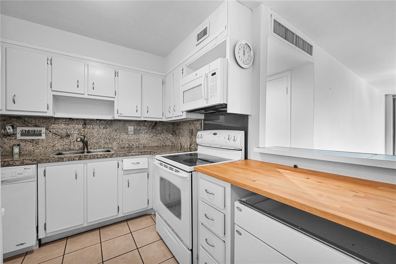 THE BELMONT CONDO - Residential Lease