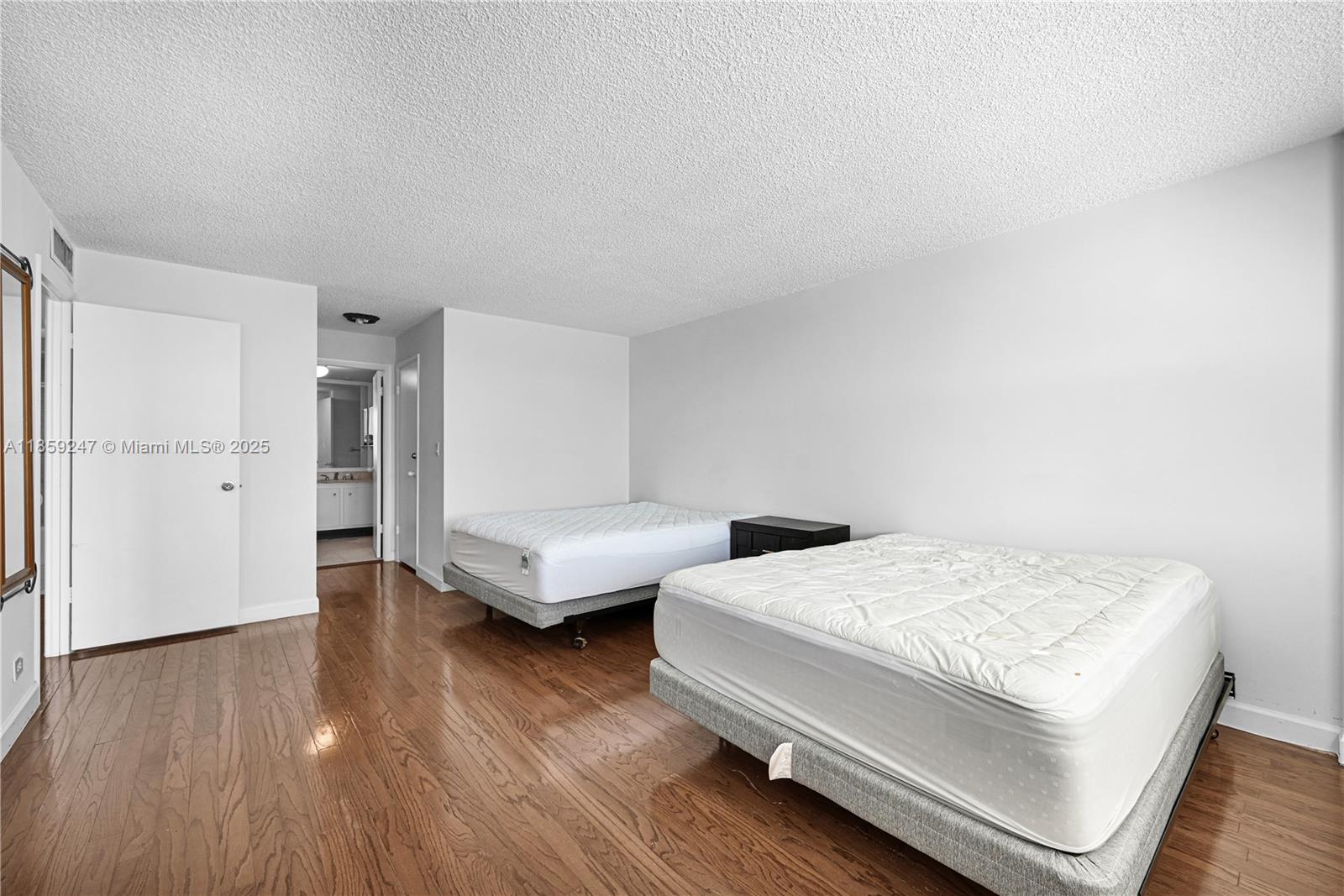 THE BELMONT CONDO - Residential Lease