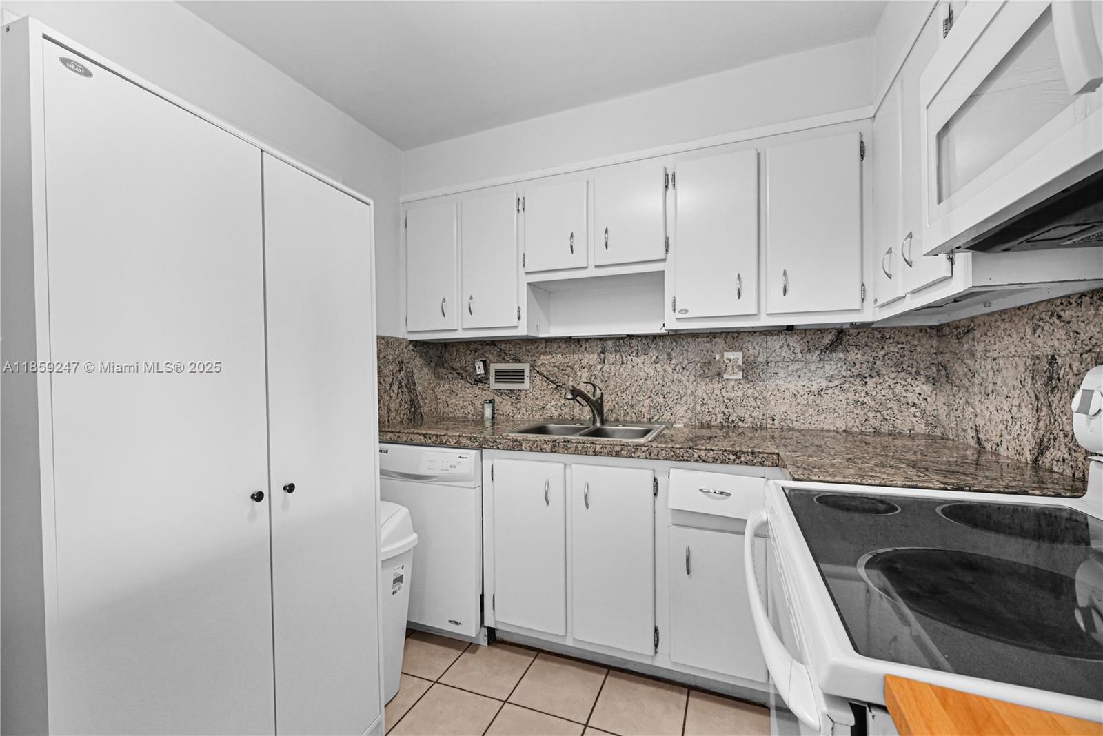 THE BELMONT CONDO - Residential Lease