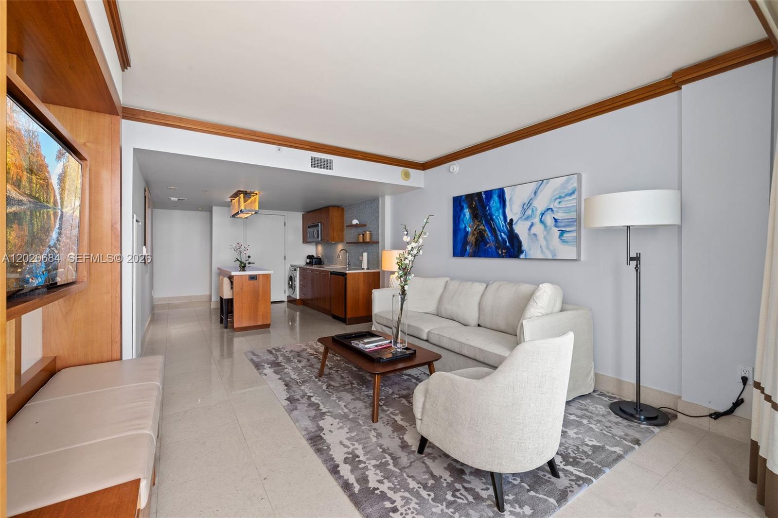 6801 Collins Ave 417
