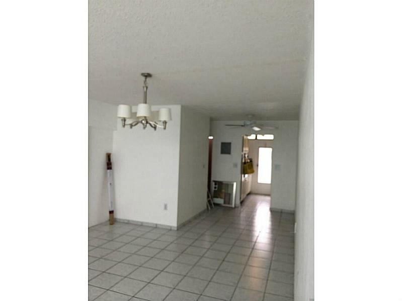 Art Deco unit in the heart of South Beach. Near all hotels and steps from Espanola Way. The unit has a large walk in closet with lots of storage space. Natural light throughout . Washington Ave shopping district 2 blocks away. Enjoy this quiet, cozy uni t . Please call or text listing agent for showings. The parking is gated.