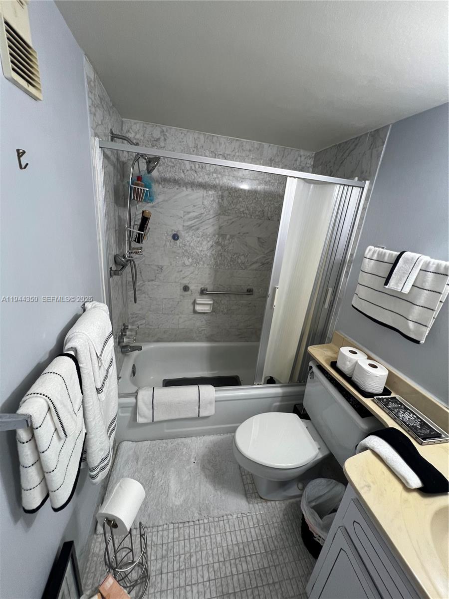 HOLLYBROOK GOLF AND - Residential