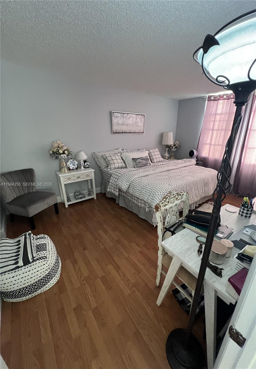 HOLLYBROOK GOLF AND - Residential