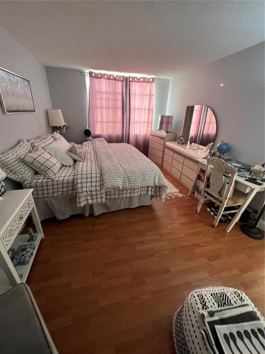 HOLLYBROOK GOLF AND - Residential