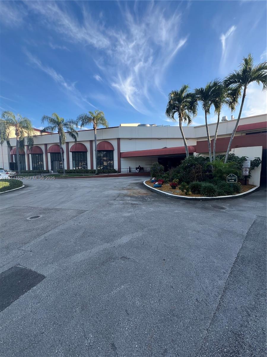 HOLLYBROOK GOLF AND - Residential