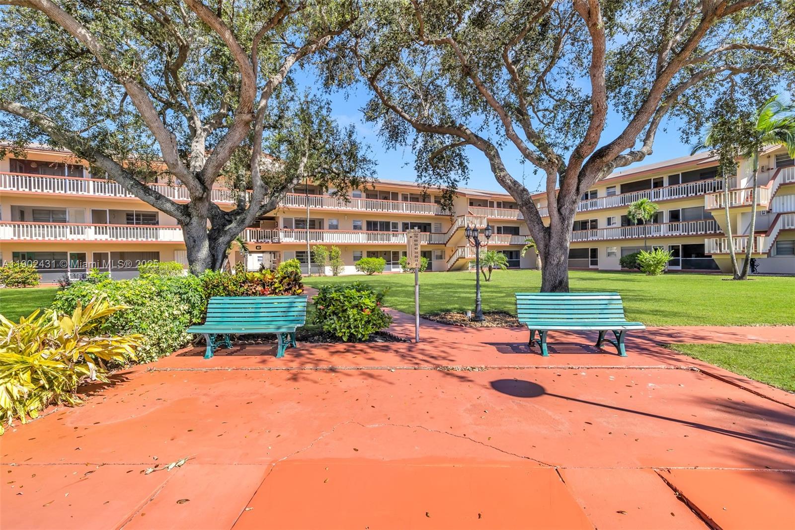 BEVERLY HILLS CONDO NUMBE - Residential