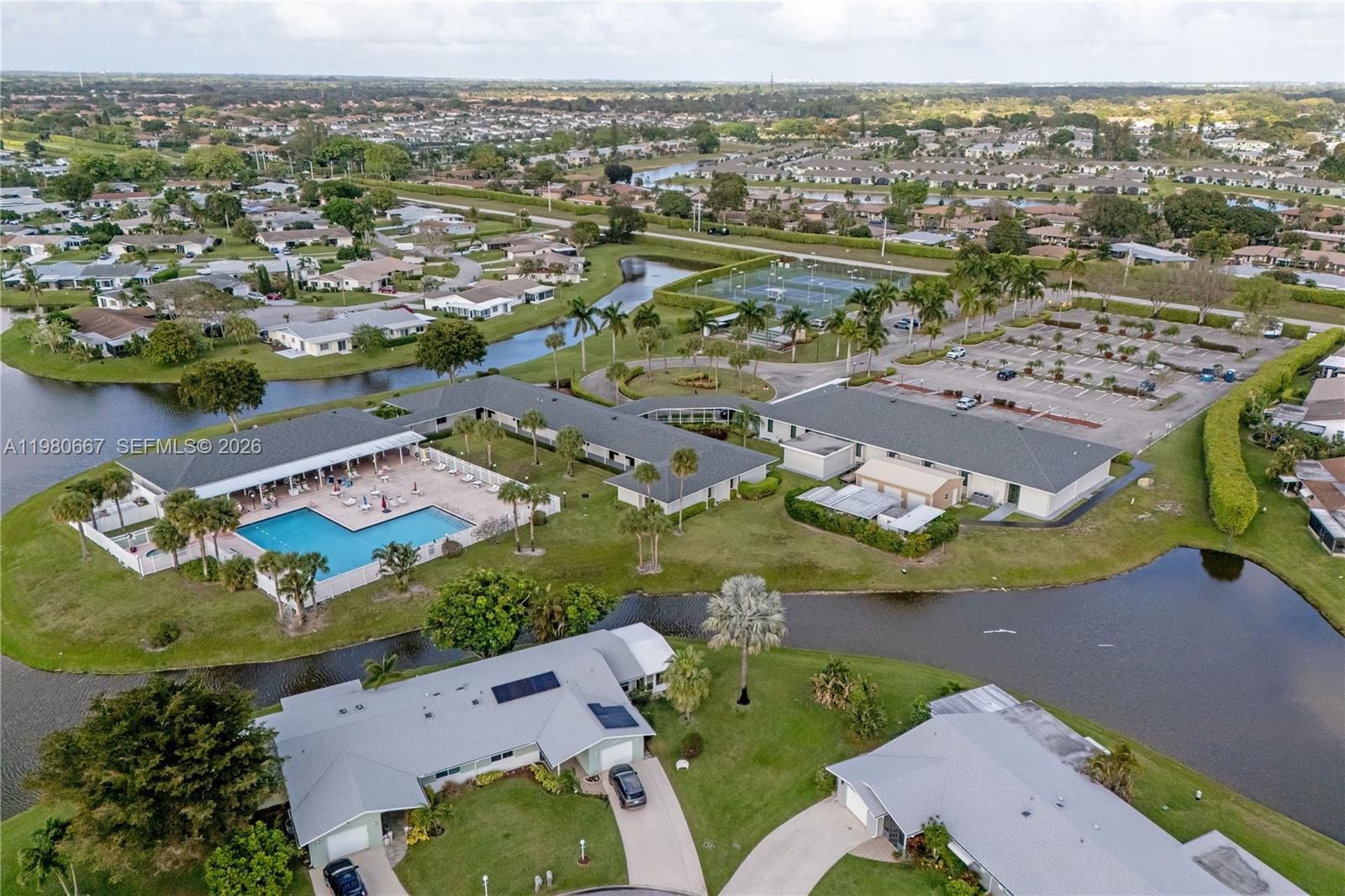 DELRAY VILLAS 3 - Residential