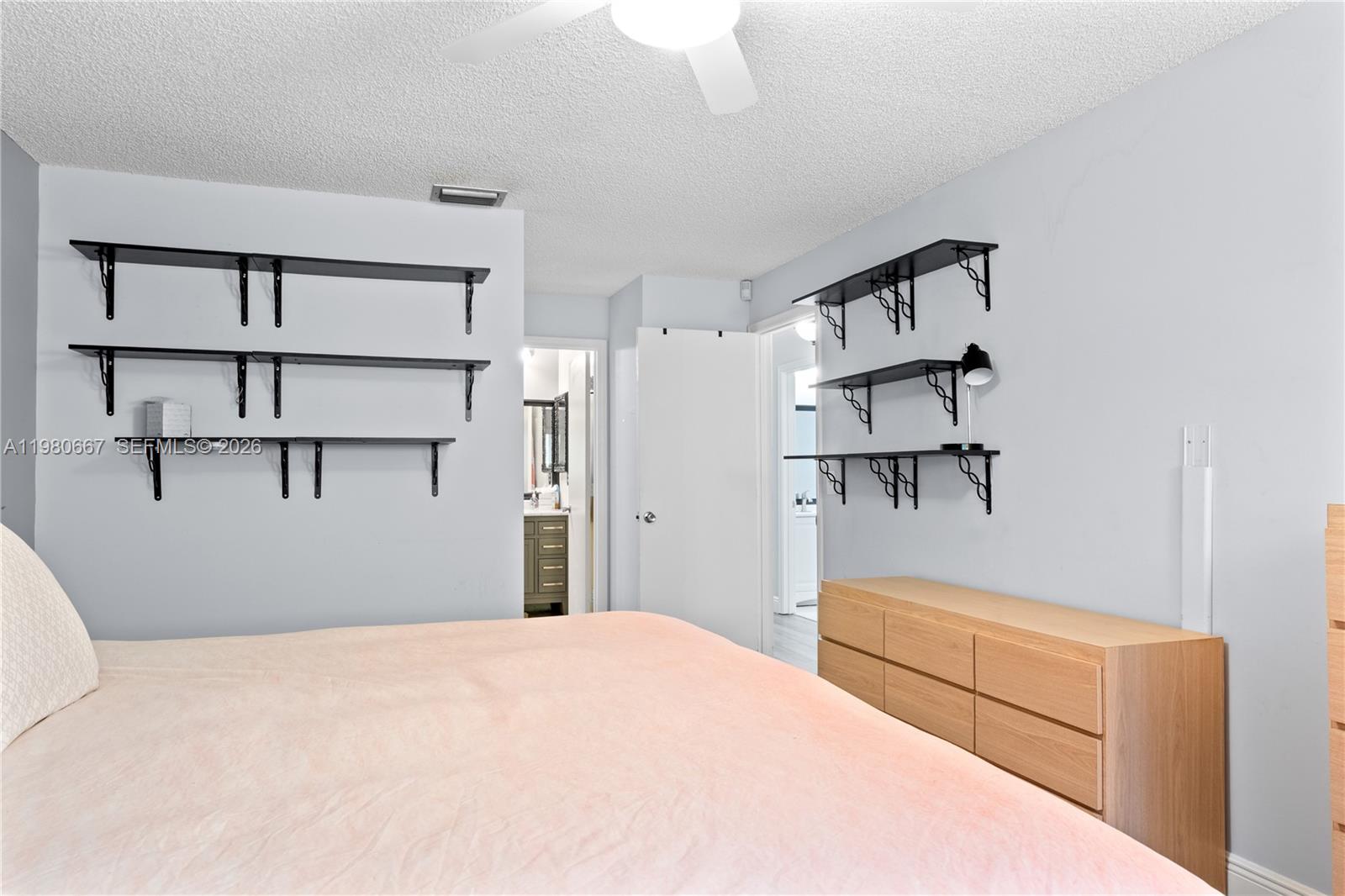 DELRAY VILLAS 3 - Residential