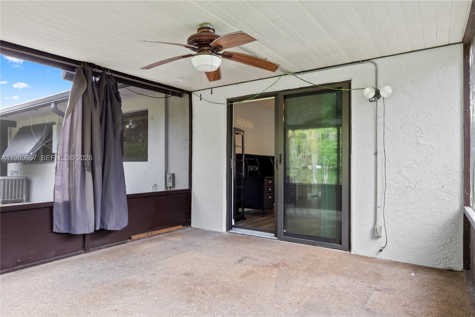 DELRAY VILLAS 3 - Residential