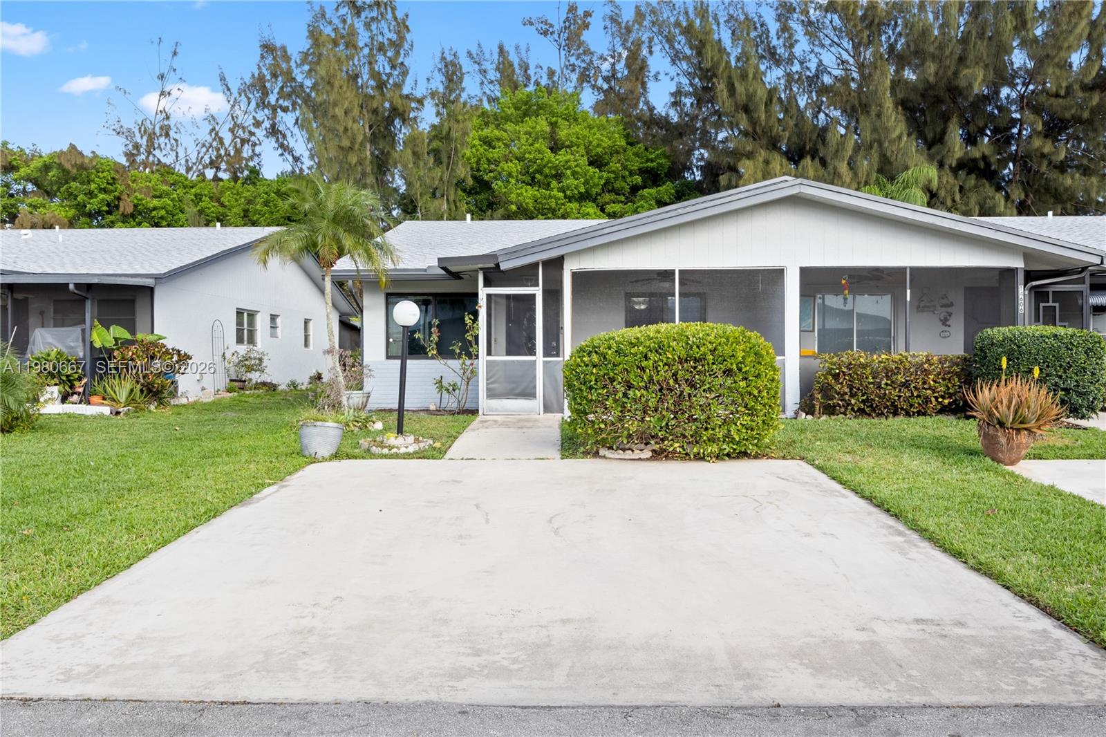 DELRAY VILLAS 3 - Residential