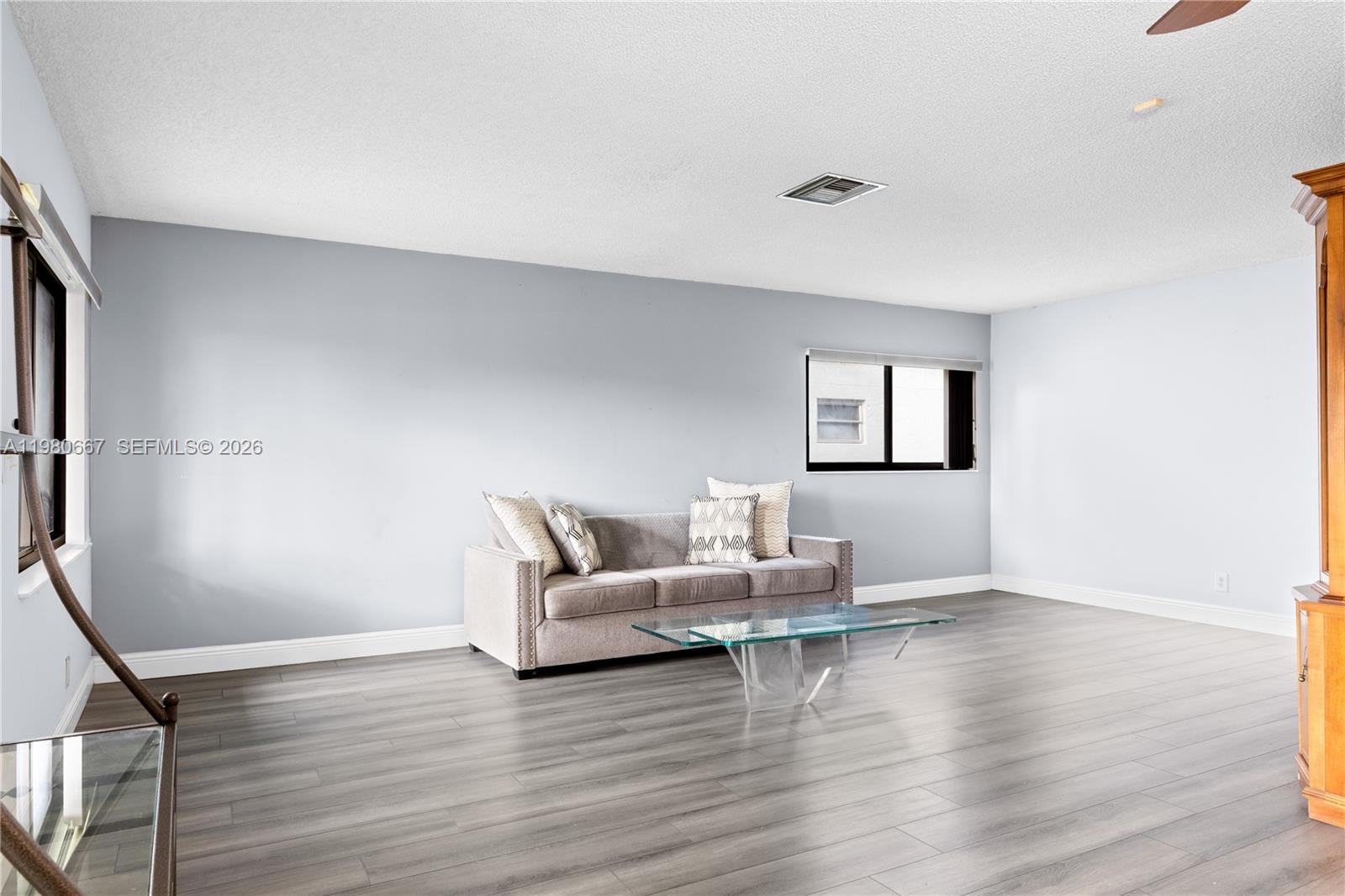 DELRAY VILLAS 3 - Residential