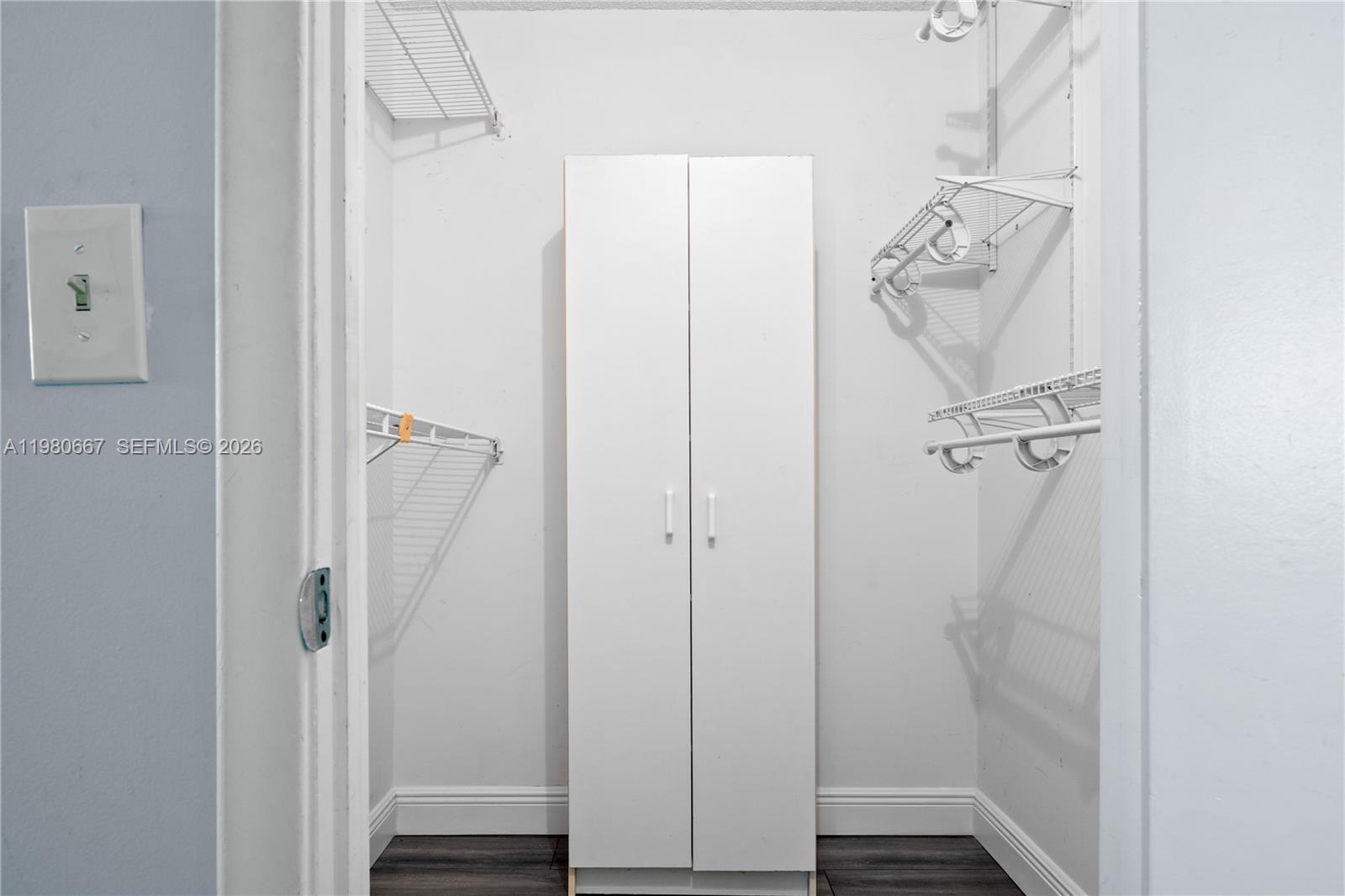 DELRAY VILLAS 3 - Residential