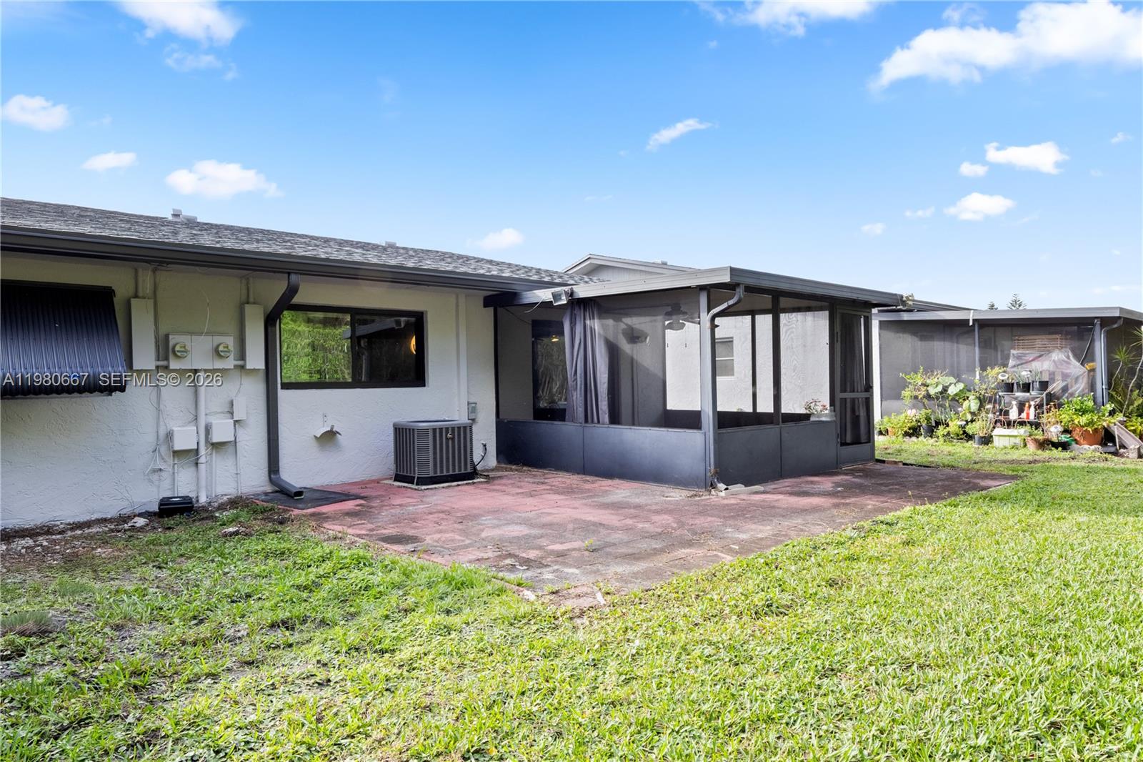 DELRAY VILLAS 3 - Residential