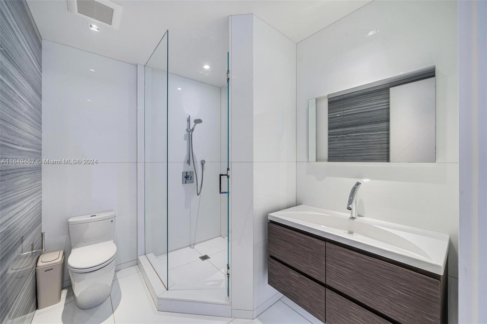 THE RESIDENCES AT THE BATH - Residential