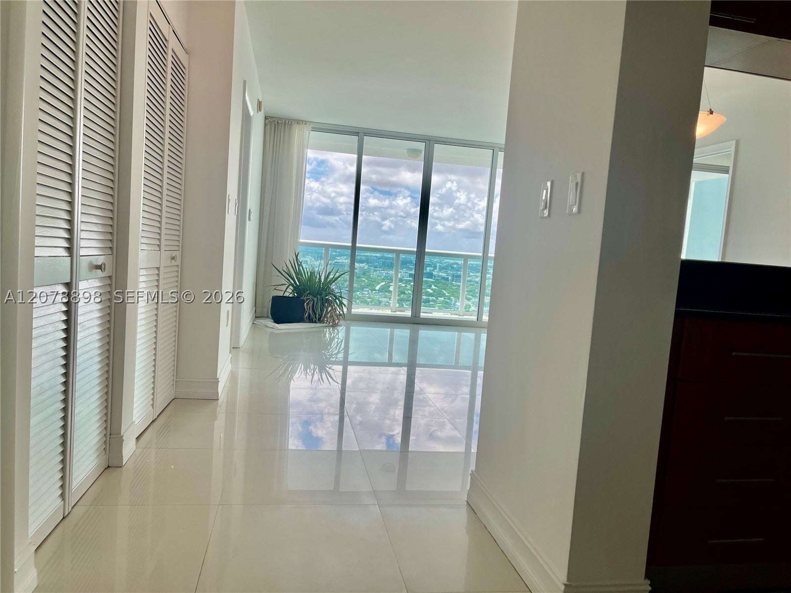 1800 N Bayshore Dr 3710