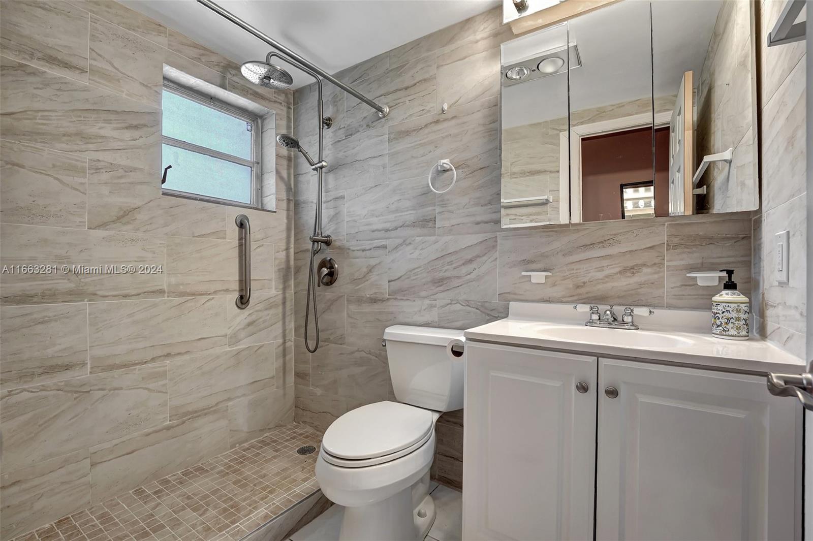 Great opportunity to own a unit with 1 Bedroom & 1 Bathroom at the Mar-Len Gardens in North Miami Beach. This one features a remodeled kitchen and a beautiful bathroom that was just redone. Tile floor throughout, this one will sell all furnished & turnkey with everything you need. Large screened balcony with quiet views on the gardens from the building 4. Hopa Verified Community with lots of activities and fun. COOP with land lease. Cash only, No Rental 1st year, then once a year for a max of 4 months, Gated community with 2 pools, clubhouse, gym. Only 3 miles to the beach! Closed to the restaurants and stores.