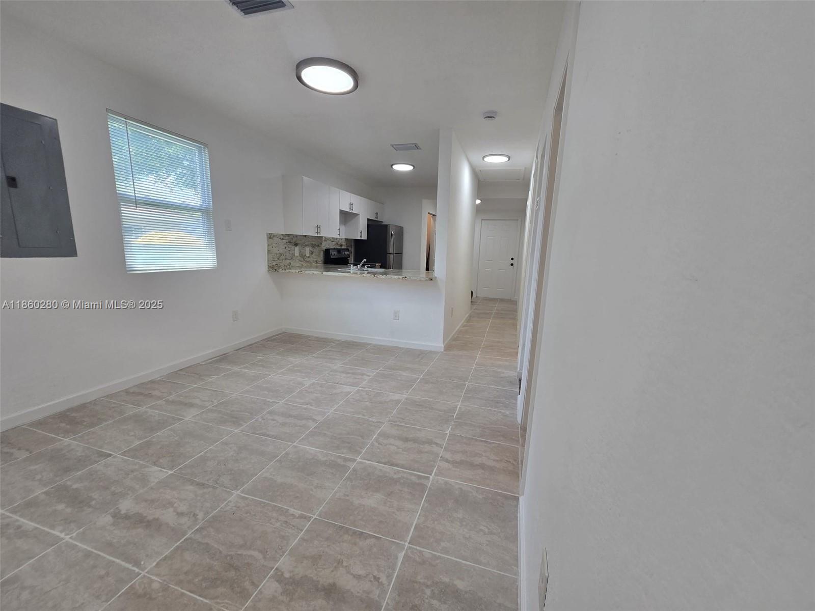 1437 NW 70th St