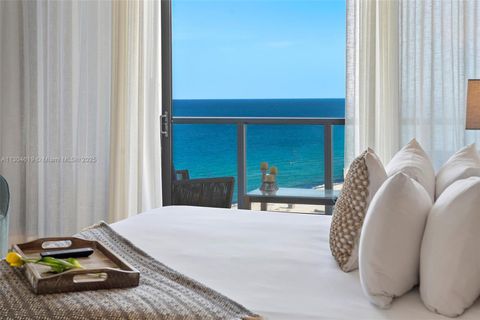 2201 Collins Ave 1926/PH- Miami Beach FL 33139