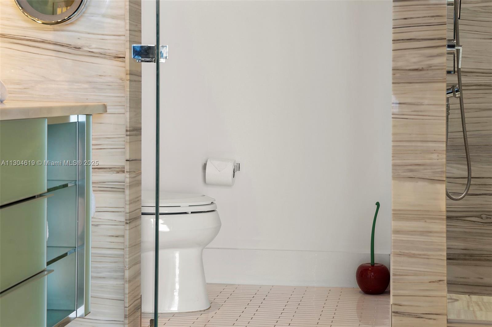 2201 COLLINS AVE CONDO - Residential Lease