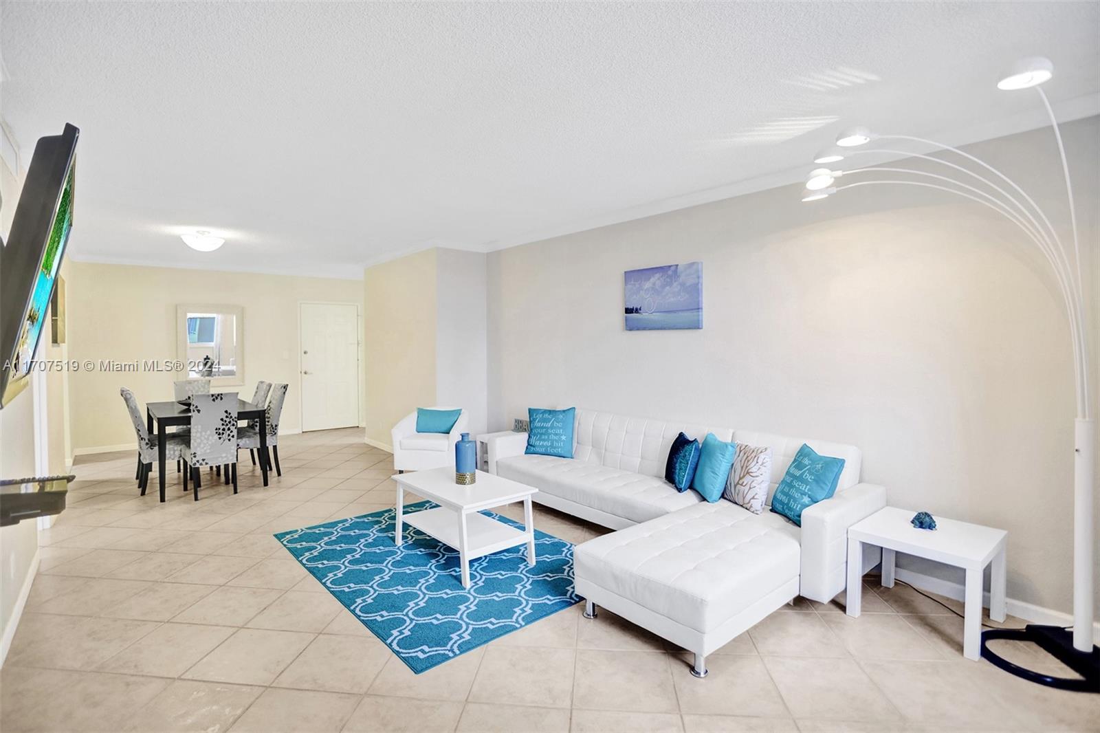 WAVE CONDO - Residential Lease