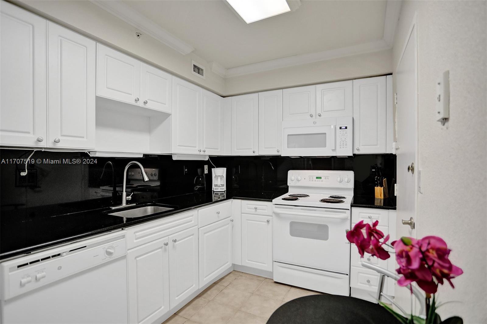 WAVE CONDO - Residential Lease