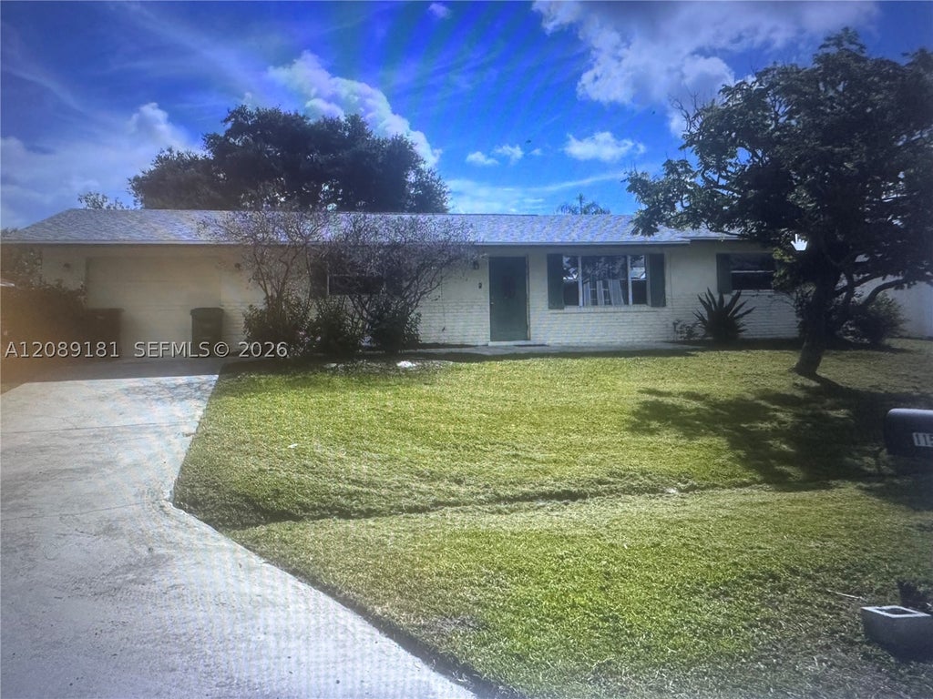 Photo of 1155 SE Sabina Ln #1, Port St Lucie, FL 34983 (MLS # A12089181)
