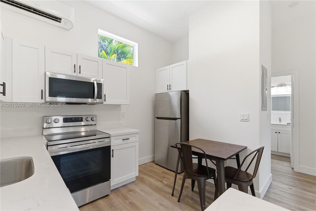 Photo of 830 SE 14th St #2, Fort Lauderdale, FL 33316 (MLS # A12015200)