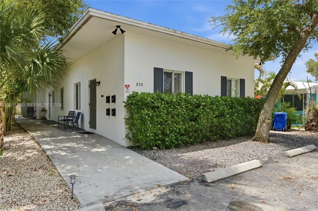 Photo of 830 SE 14th St #2, Fort Lauderdale, FL 33316 (MLS # A12015200)