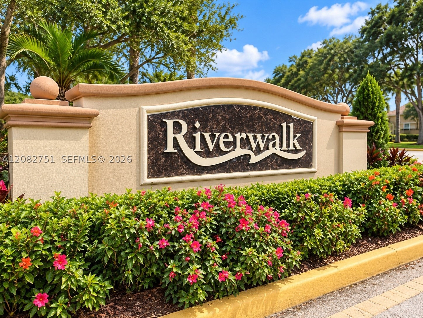220 Riverwalk Cir