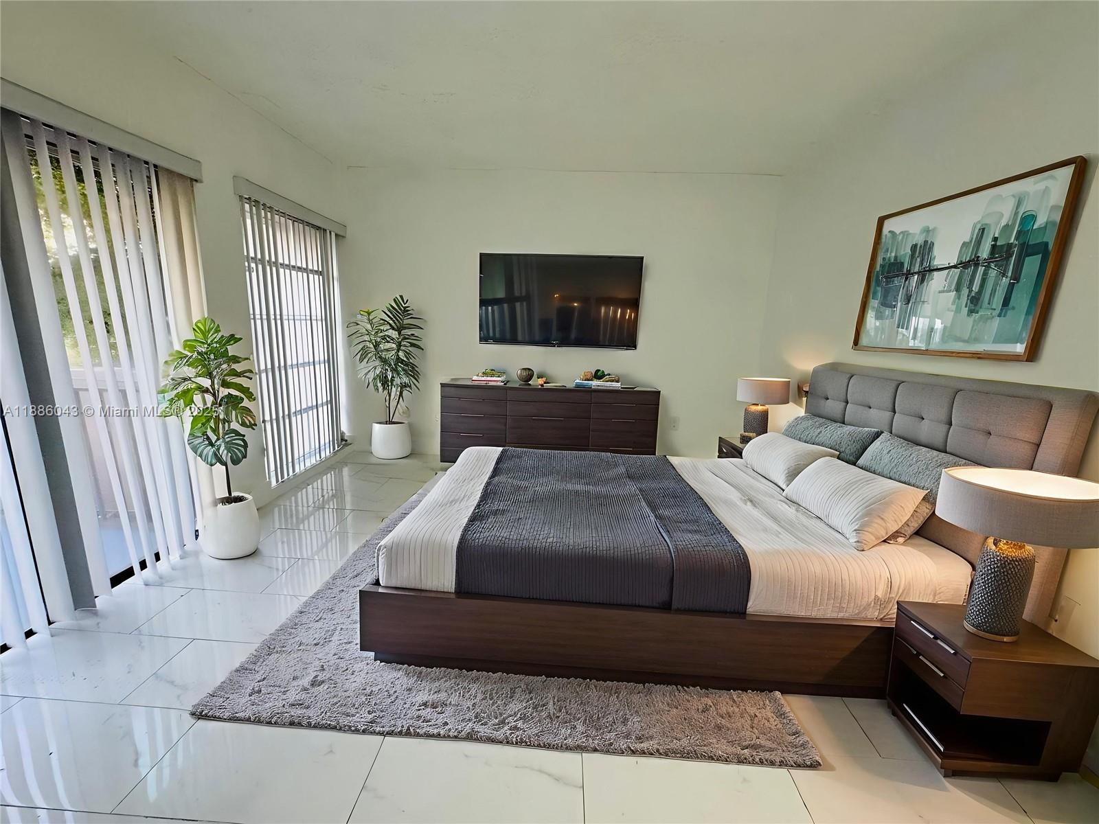 COUNTRY CLUB OF MIAMI - F - Residential Lease