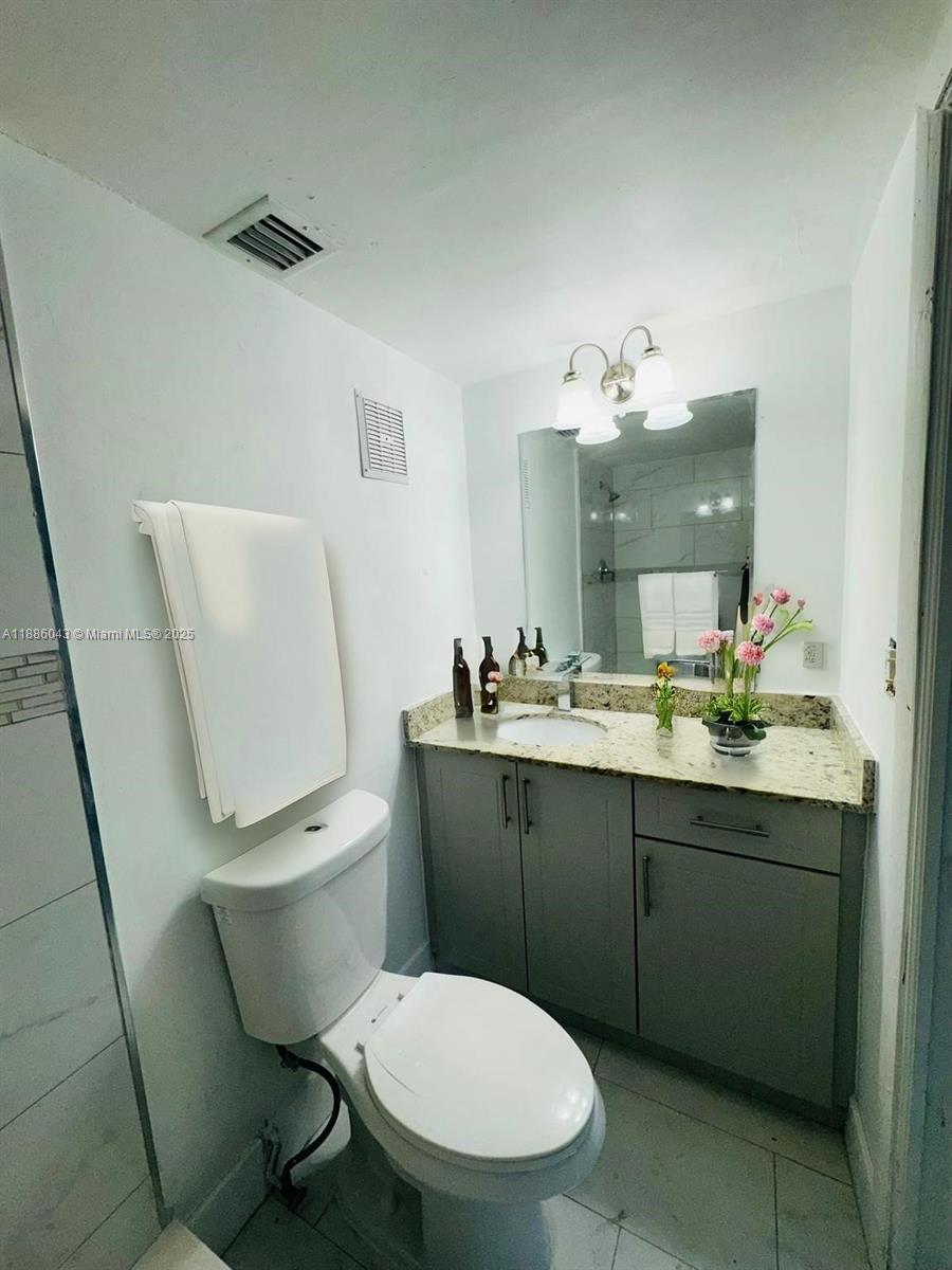 COUNTRY CLUB OF MIAMI - F - Residential Lease