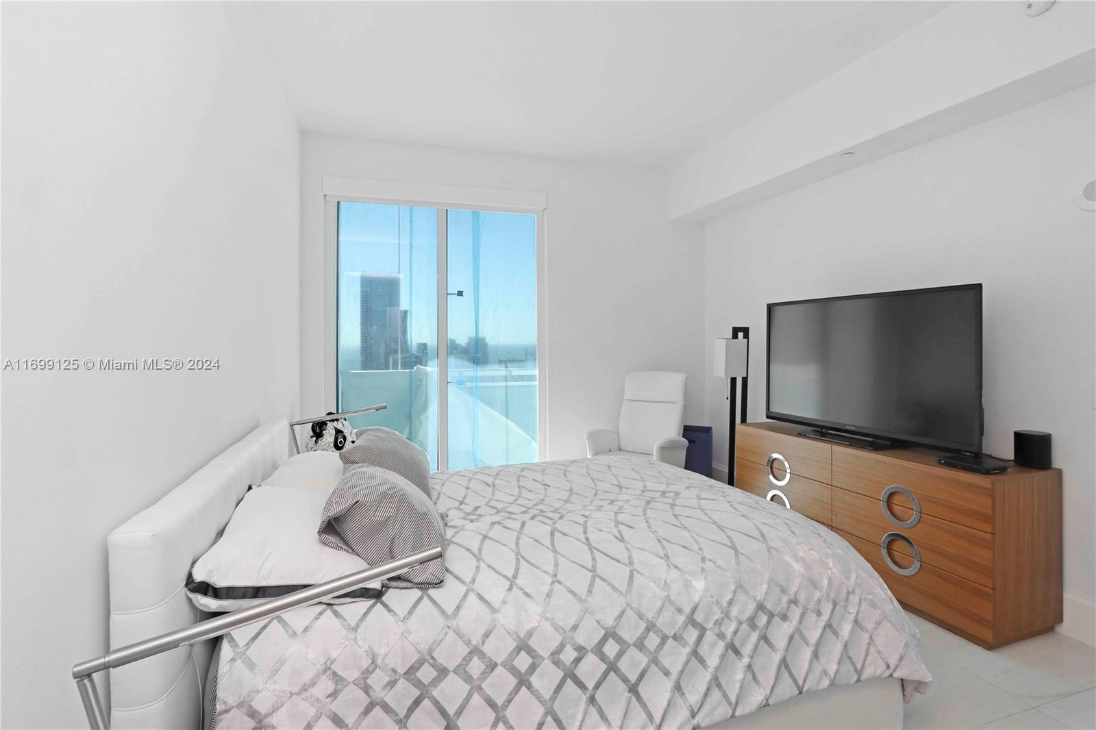 THE PLAZA 851 BRICKELL CO - Residential