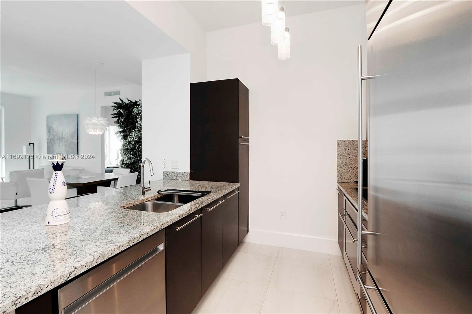 THE PLAZA 851 BRICKELL CO - Residential
