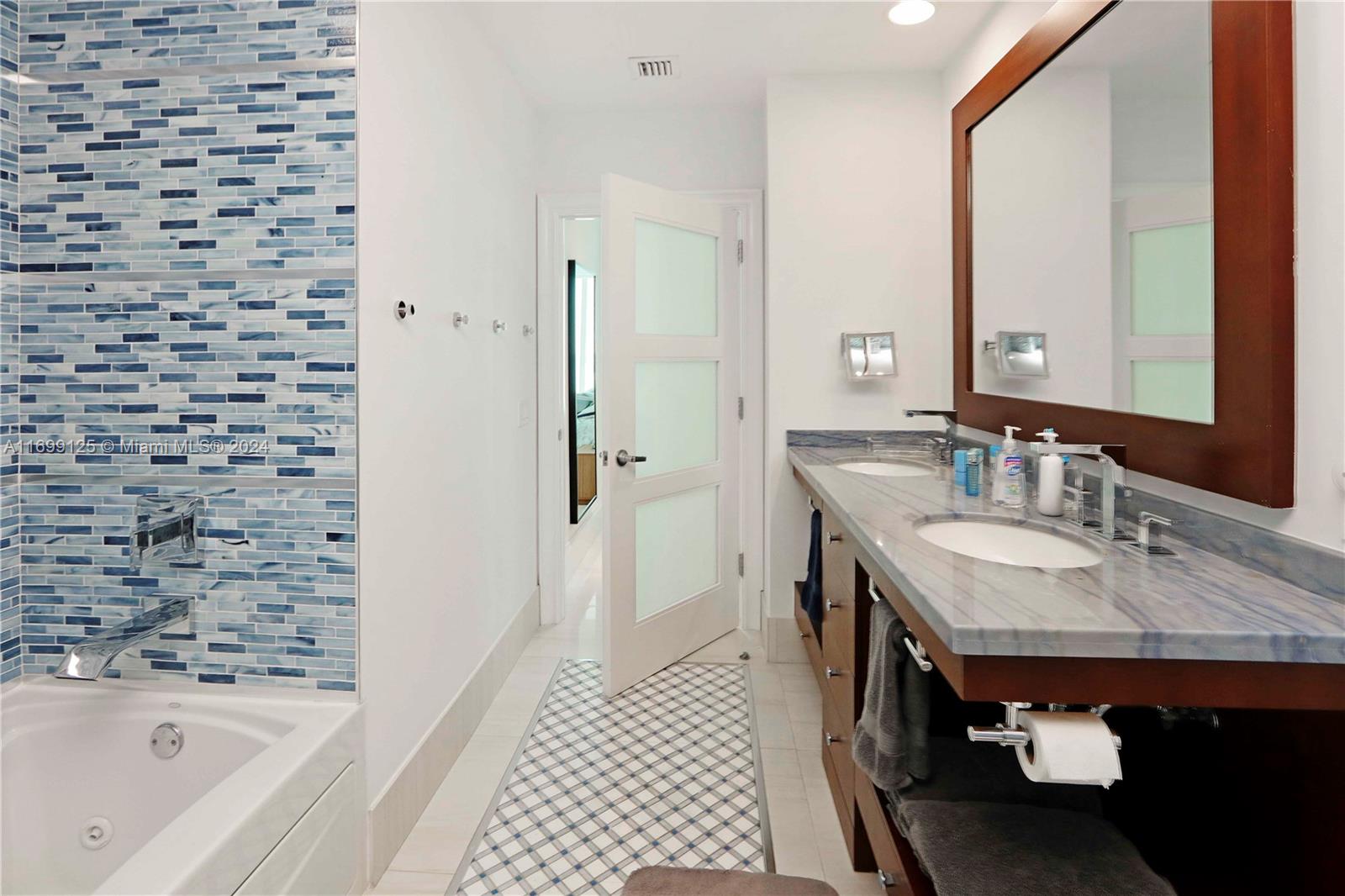 THE PLAZA 851 BRICKELL CO - Residential