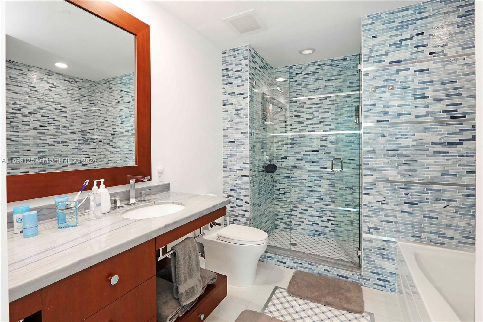 THE PLAZA 851 BRICKELL CO - Residential
