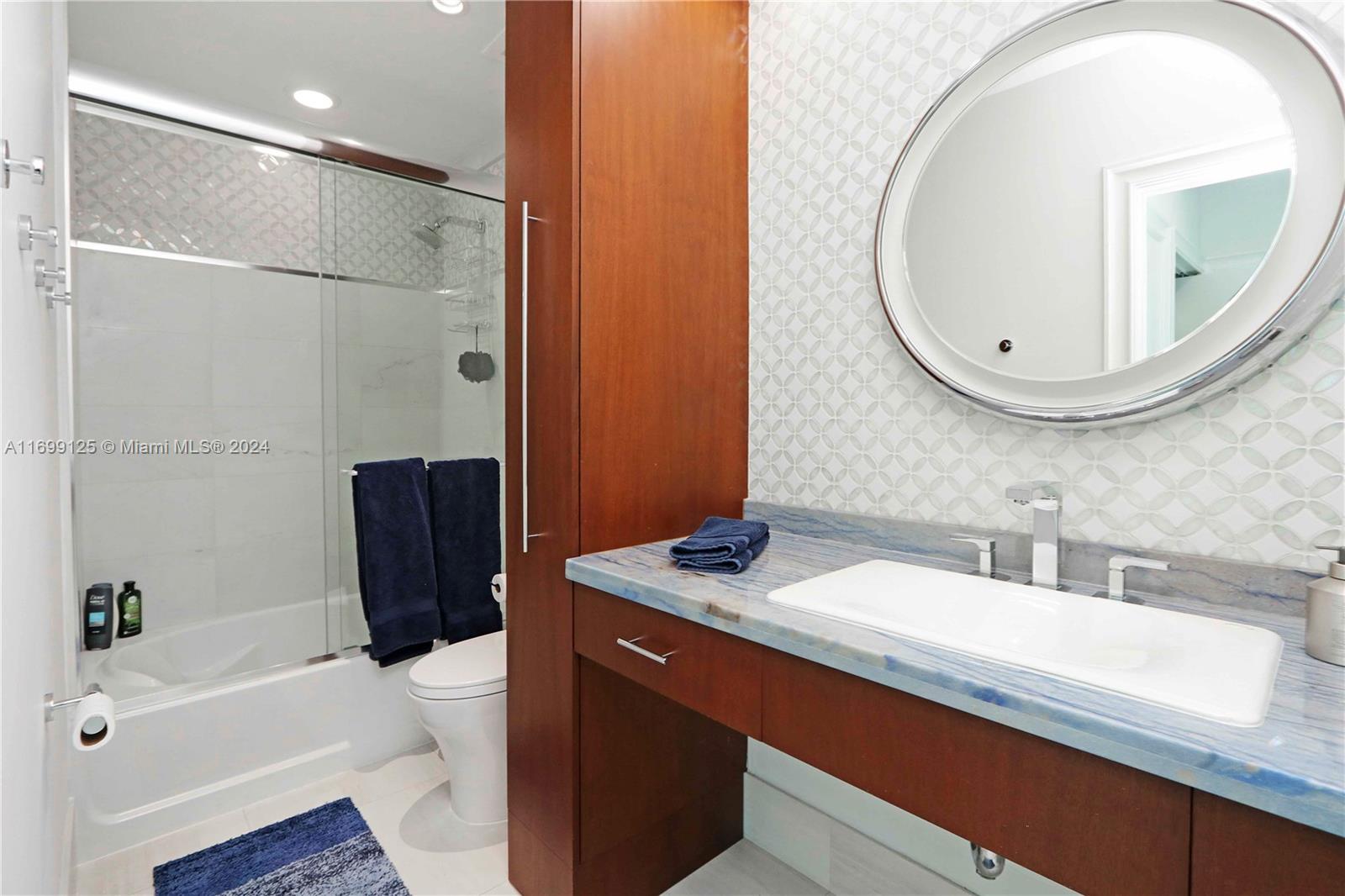 THE PLAZA 851 BRICKELL CO - Residential