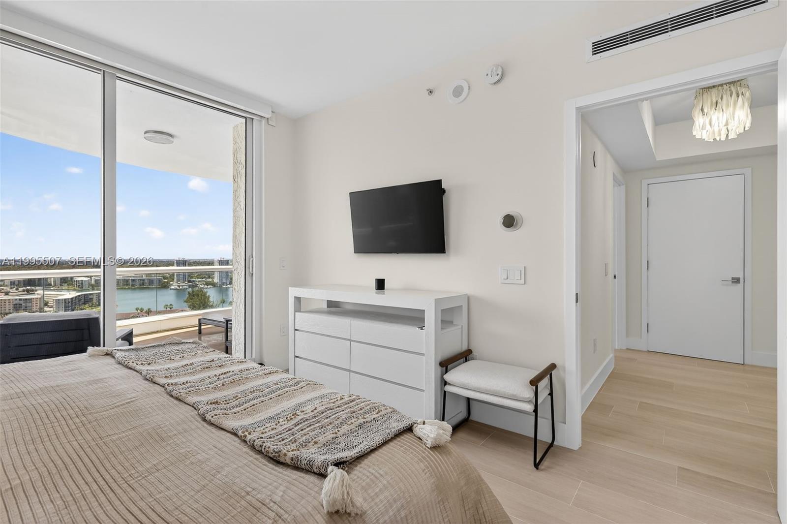 BELLAMARE @ WILLIAMS ISLA - Residential