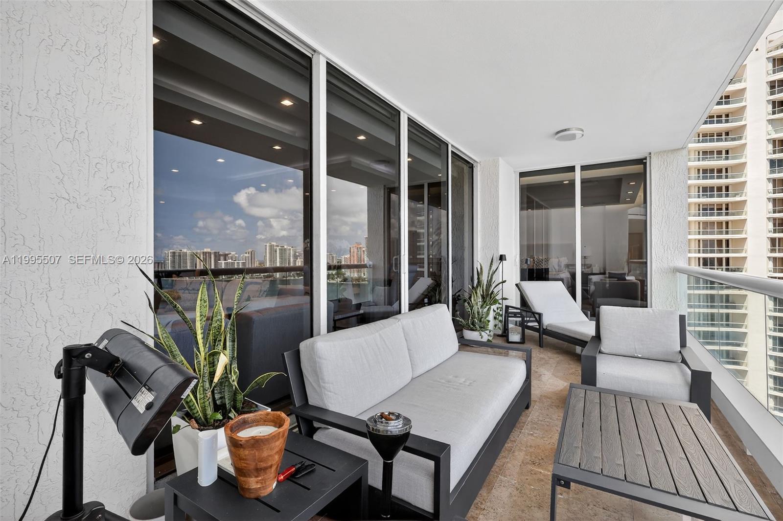 BELLAMARE @ WILLIAMS ISLA - Residential