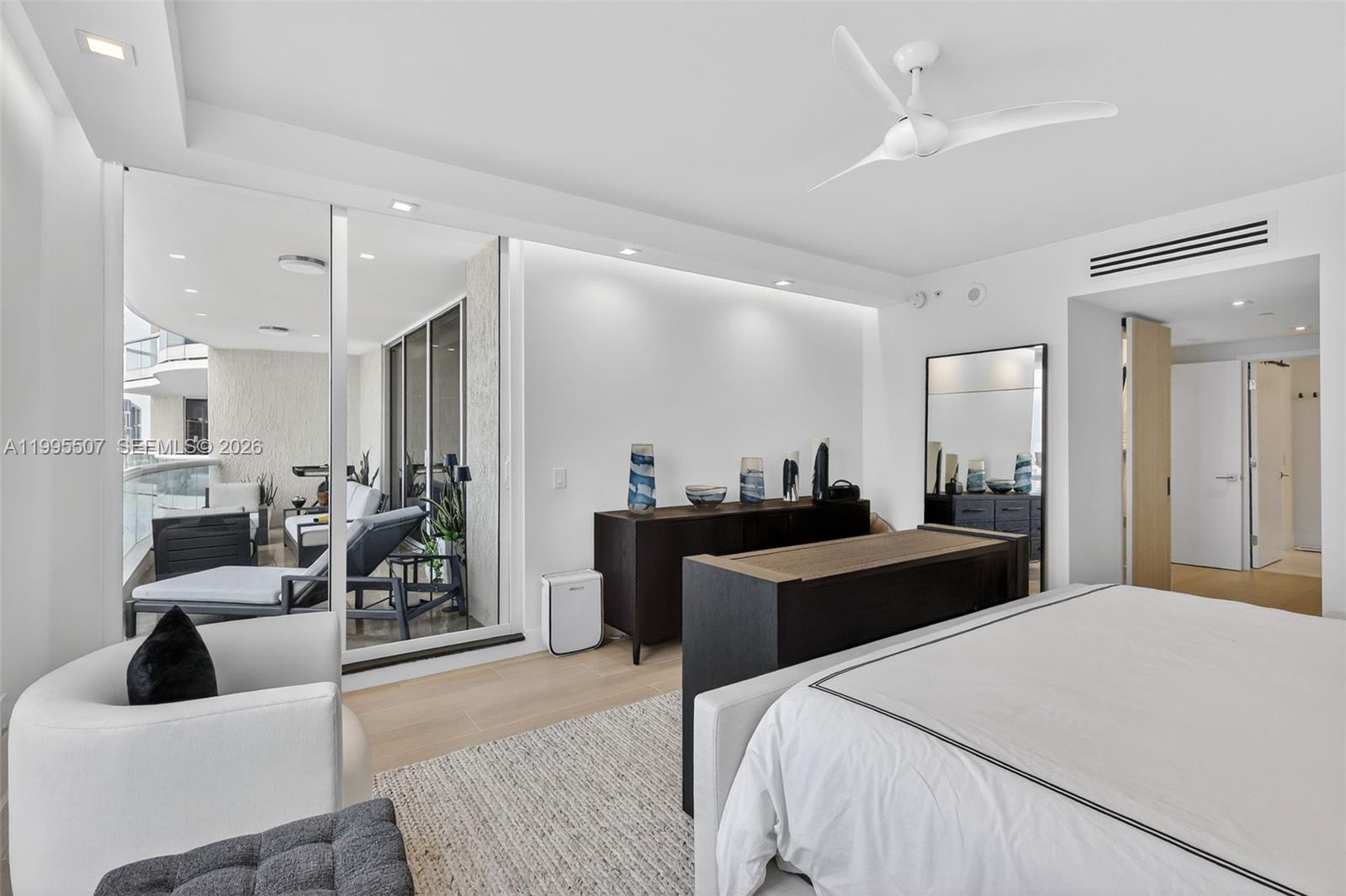 BELLAMARE @ WILLIAMS ISLA - Residential