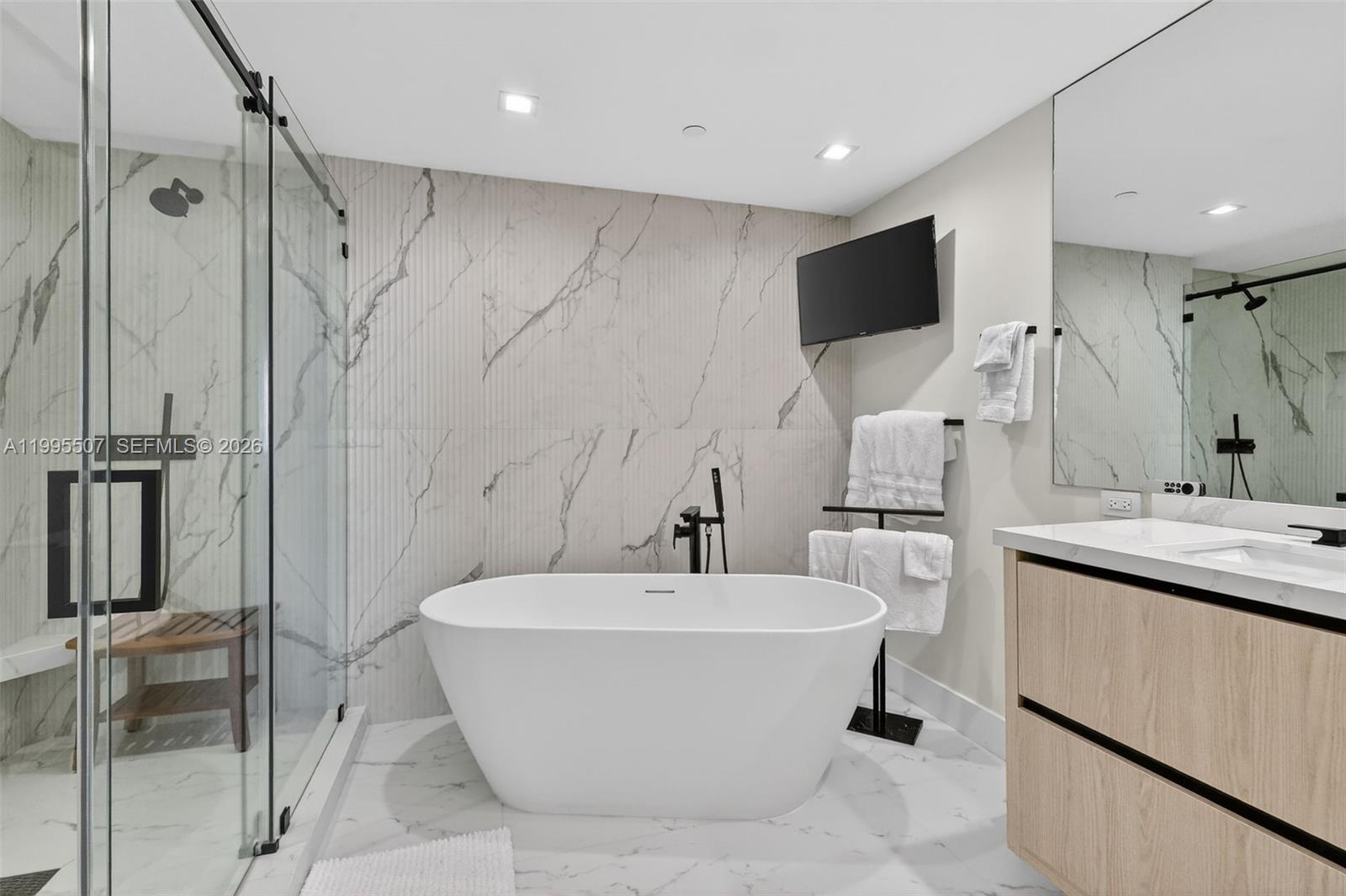 BELLAMARE @ WILLIAMS ISLA - Residential