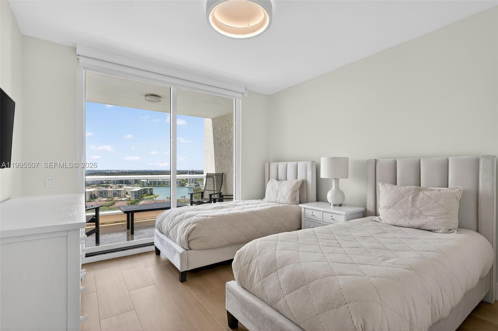 BELLAMARE @ WILLIAMS ISLA - Residential