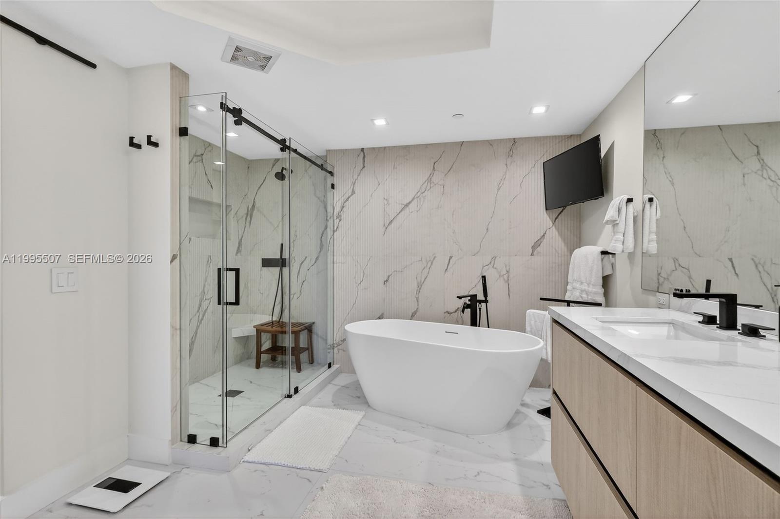 BELLAMARE @ WILLIAMS ISLA - Residential